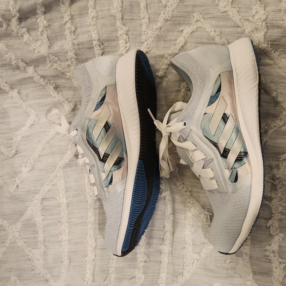 Adidas Women's Edge Lux 4 Running Shoe size 10, new w/tag and box! - Picture 4 of 10